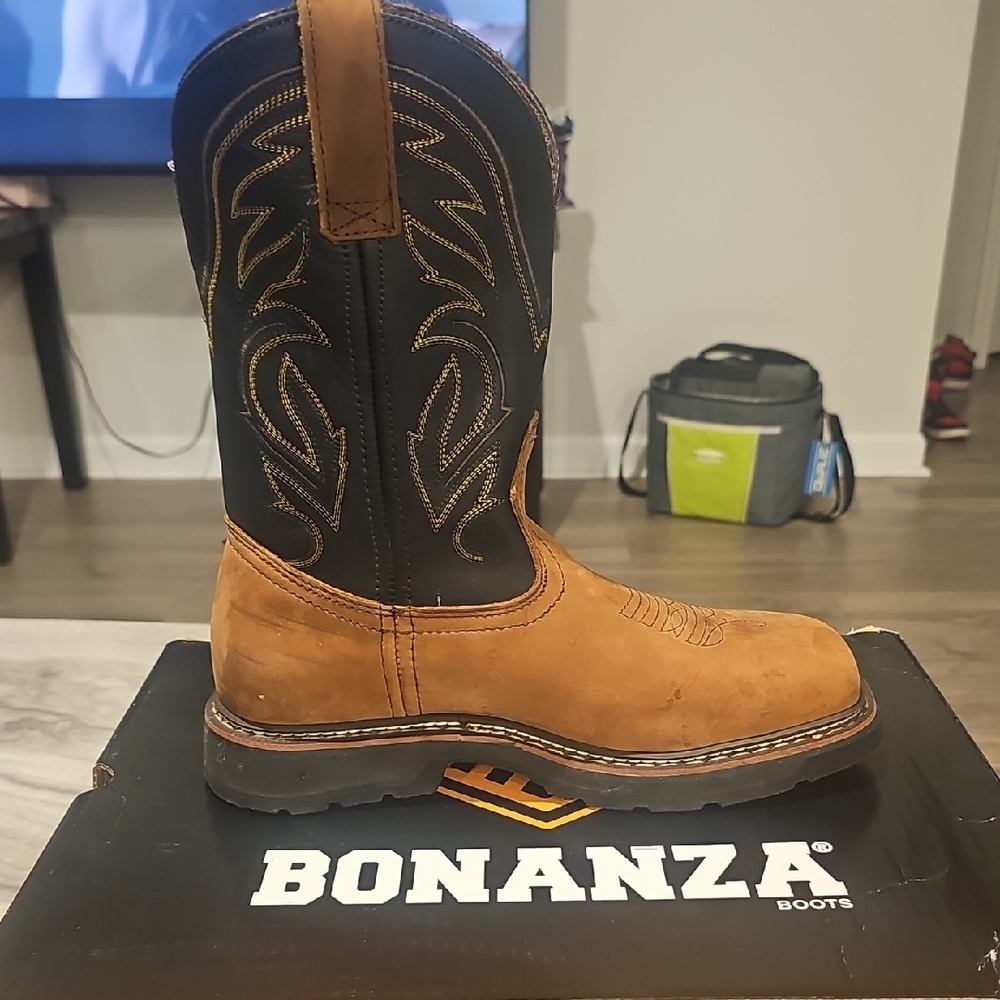 Men's Tan and Black Western Boots